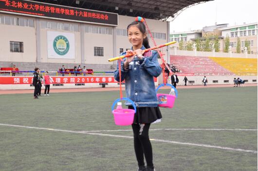 新葡的京集团8814举办“迎‘六一’东林宝贝趣味运动会”